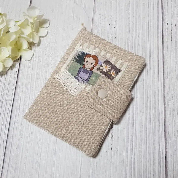 [BUNJANG] Handmade Anne of Green Gables Fabric Passport Cover (Beige) / {핸드메이드} 빨간머리앤 원단 여권커버 (베이지)