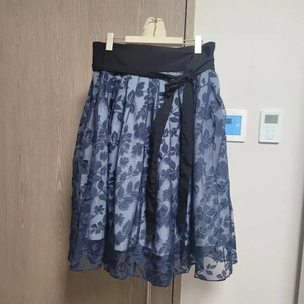[BUNJANG] Chicline Lace Floral Pattern Navy Modern Hanbok Skirt / 시크라인 레이스 꽃무늬 스커트 네이비 개량한복