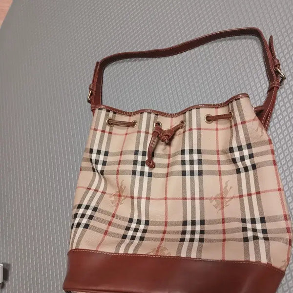 [BUNJANG] Burberry Check Leather Bucket Bag / 버버리 체크 .. 버킷백