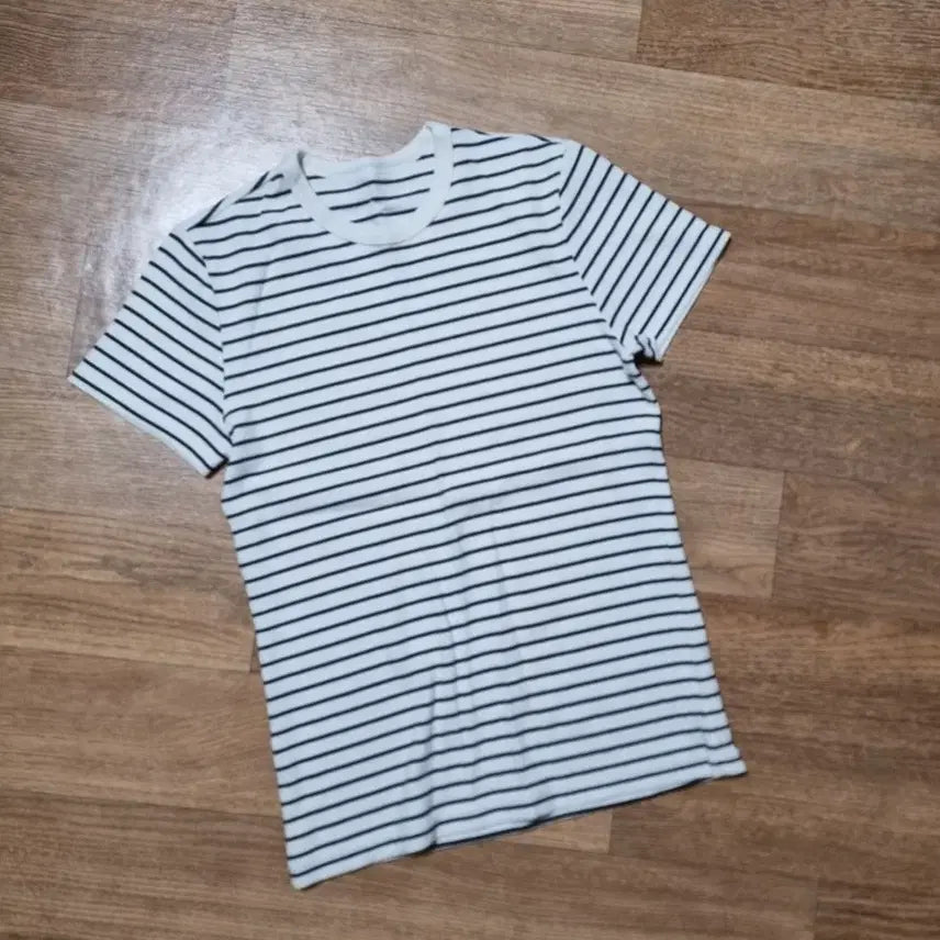[BUNJANG] Uniqlo Striped Short Sleeve T-Shirt / 유니클로 스트라이프 반팔티