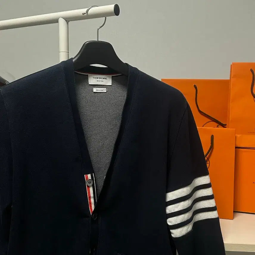 [BUNJANG] Thom Browne Navy Bomber Cardigan / [고가라인 신형] 톰브라운 붐버가디건 네이비 판매
