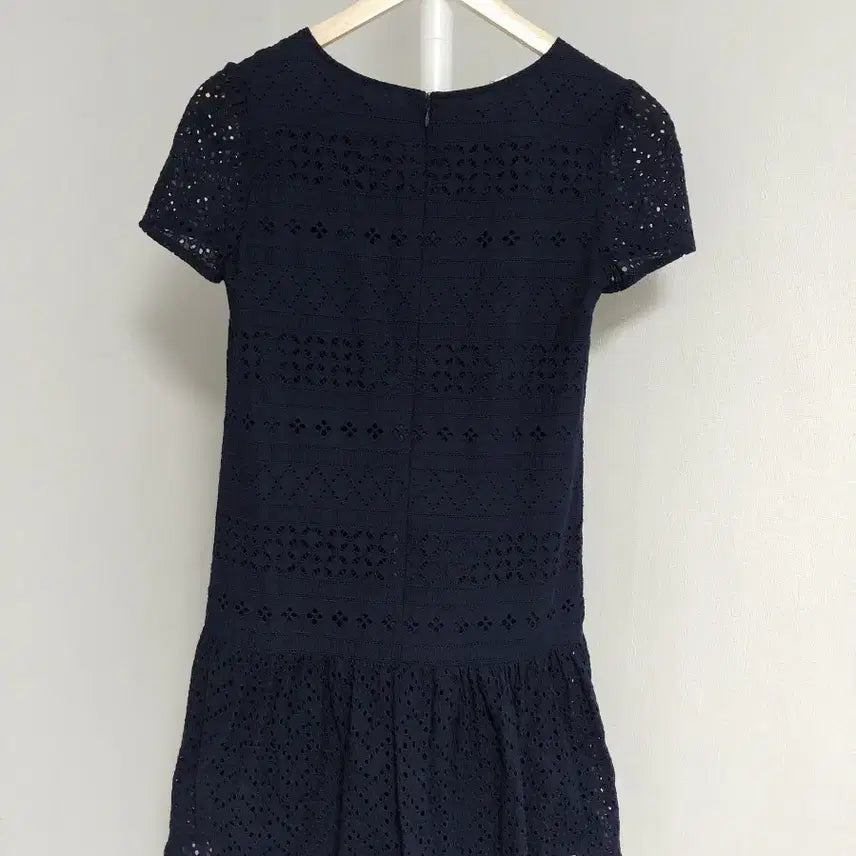 [BUNJANG] LIST Embroidered Punching Short Sleeve Dress Navy Size 55 / 리스트(LIST) 자수 펀칭 반팔 원피스 네이비 55