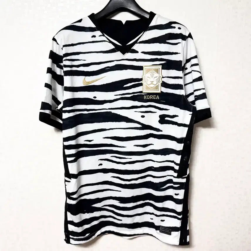 [BUNJANG] Nike Korea National Football Team Zebra Short Sleeve Jersey T-Shirt / [M,95]나이키 축구 국대 반팔 유니폼 져지 지브라