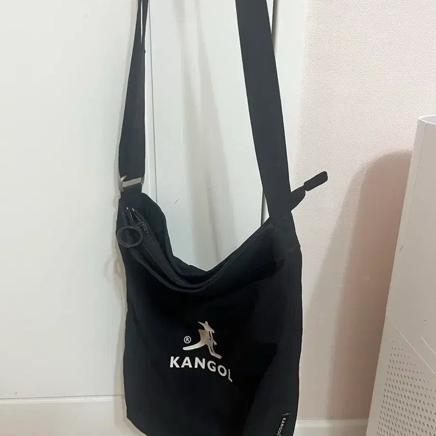 [BUNJANG] Kangol Crossbody Bag / 캉골 크로스백