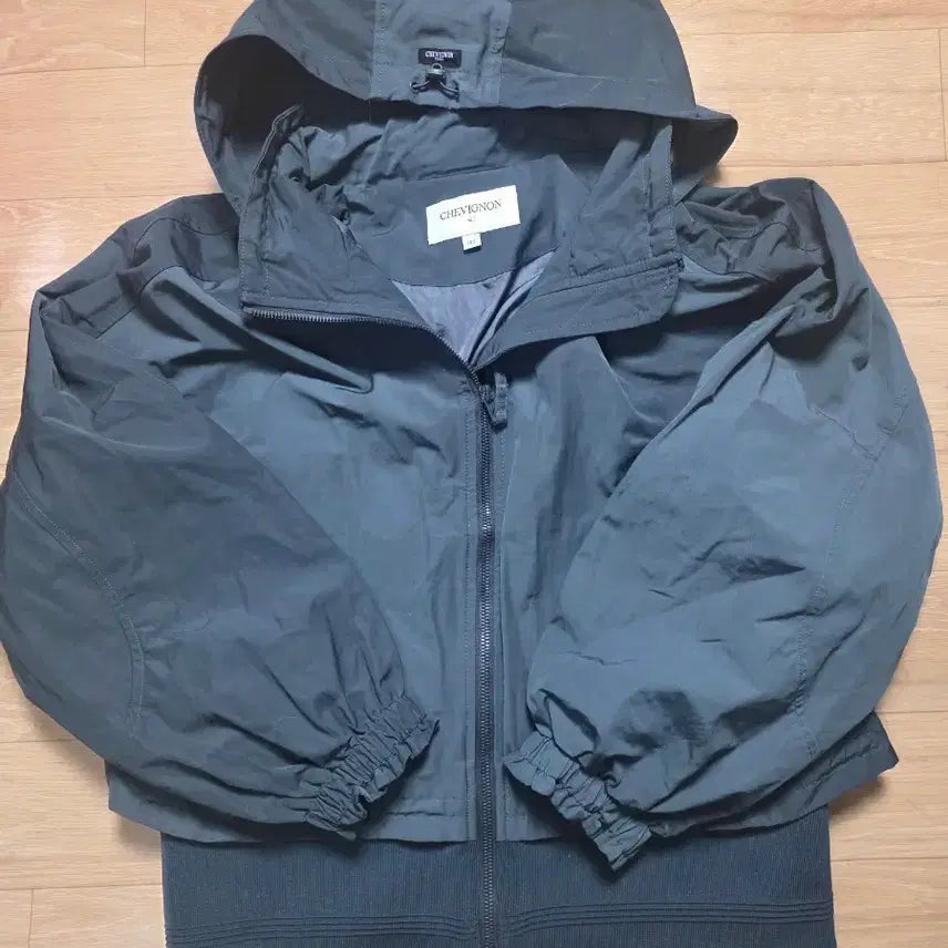 [BUNJANG] Chevy & Nune 100 Windbreaker Jumper Khaki / 쉐비늉 100 바람막이 점퍼 카키색