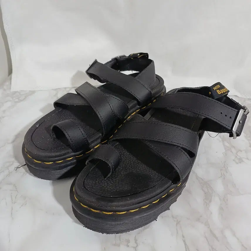 [BUNJANG] Dr. Martens Women's Sandals EU 38 / KR 240 / 닥터마틴 여성 샌들 240 (26D224)
