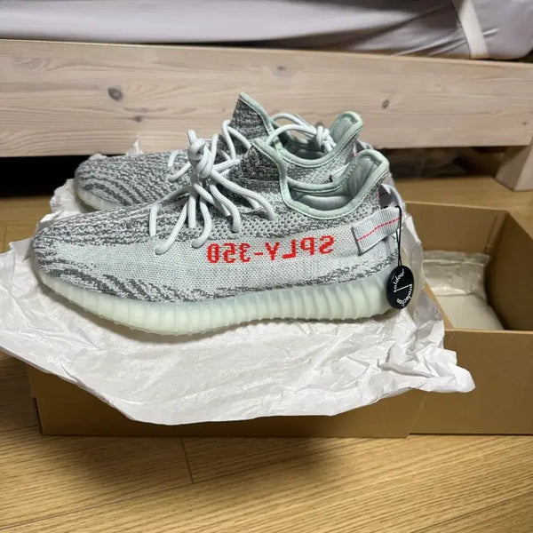 [BUNJANG] Adidas Yeezy Boost 350 V2 Blue Tint Sneakers / 아디다스 이지부스트 350 v2 블루틴트 270 새상품 팔아요!