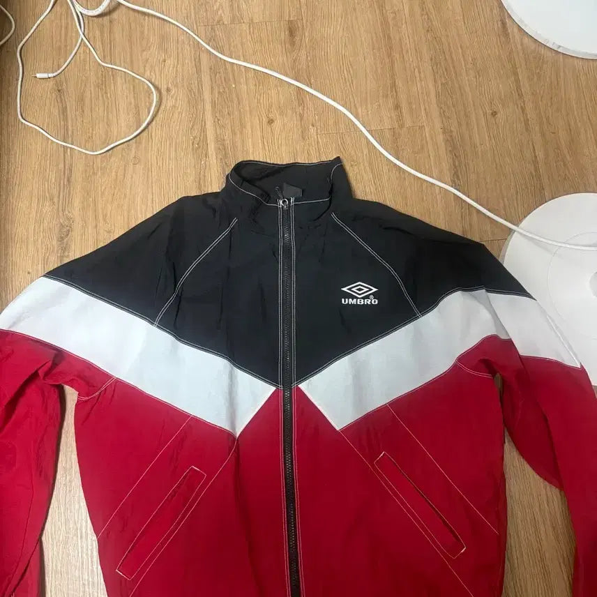 [BUNJANG] Umbro Windbreaker Jacket / 엄브로 바람막이 판매합니다