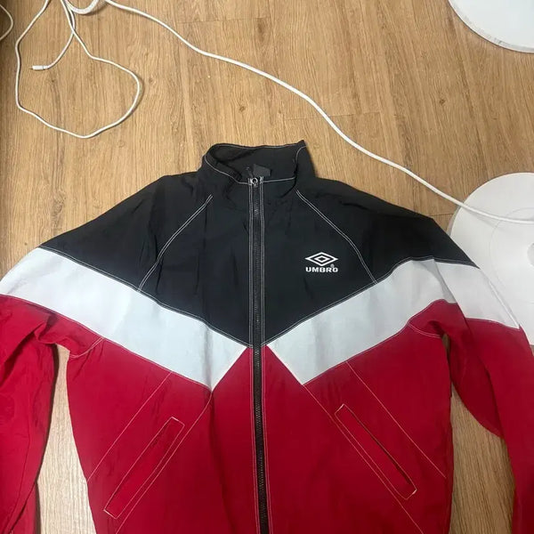 [BUNJANG] Umbro Windbreaker Jacket / 엄브로 바람막이 판매합니다