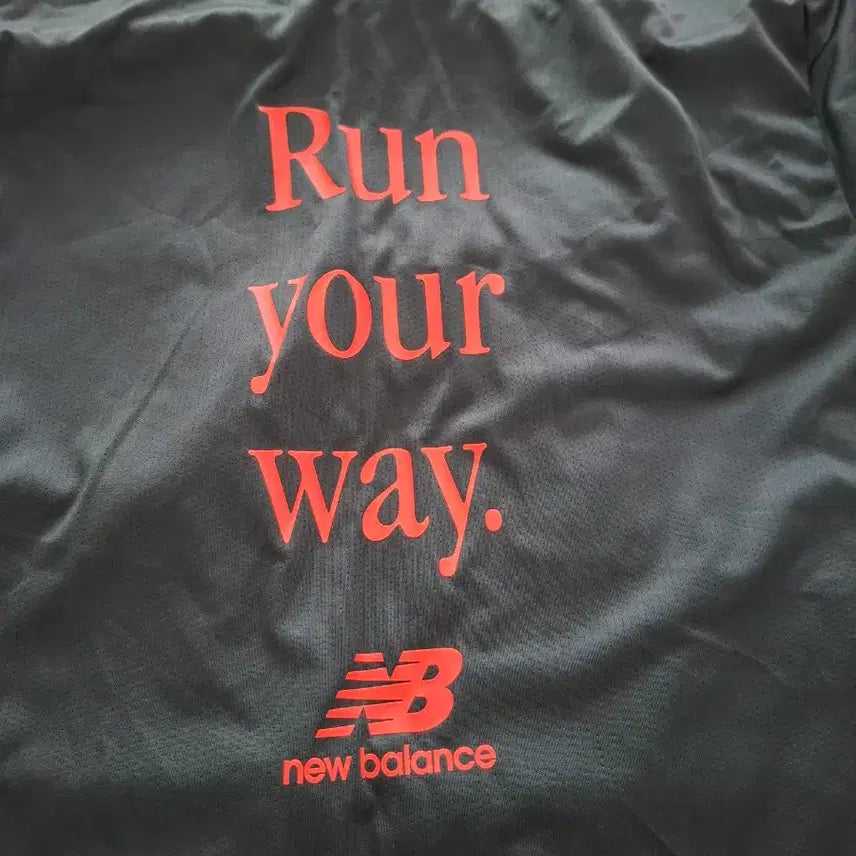 [BUNJANG] New Balance 2025 Run Your Way T-Shirt / 뉴발란스 2025 런유어웨이 105