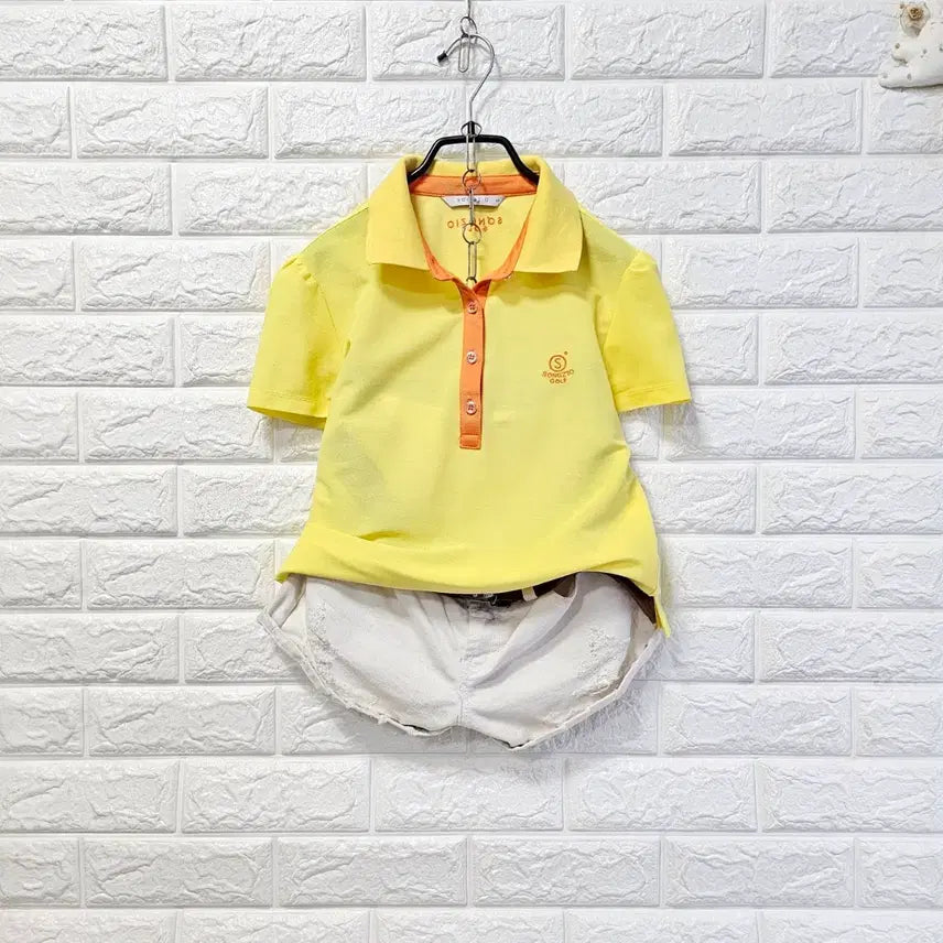 [BUNJANG] Songzio Golf Yellow Button Detail Logo Embroidery Shirt / 송지오 골프 셔츠