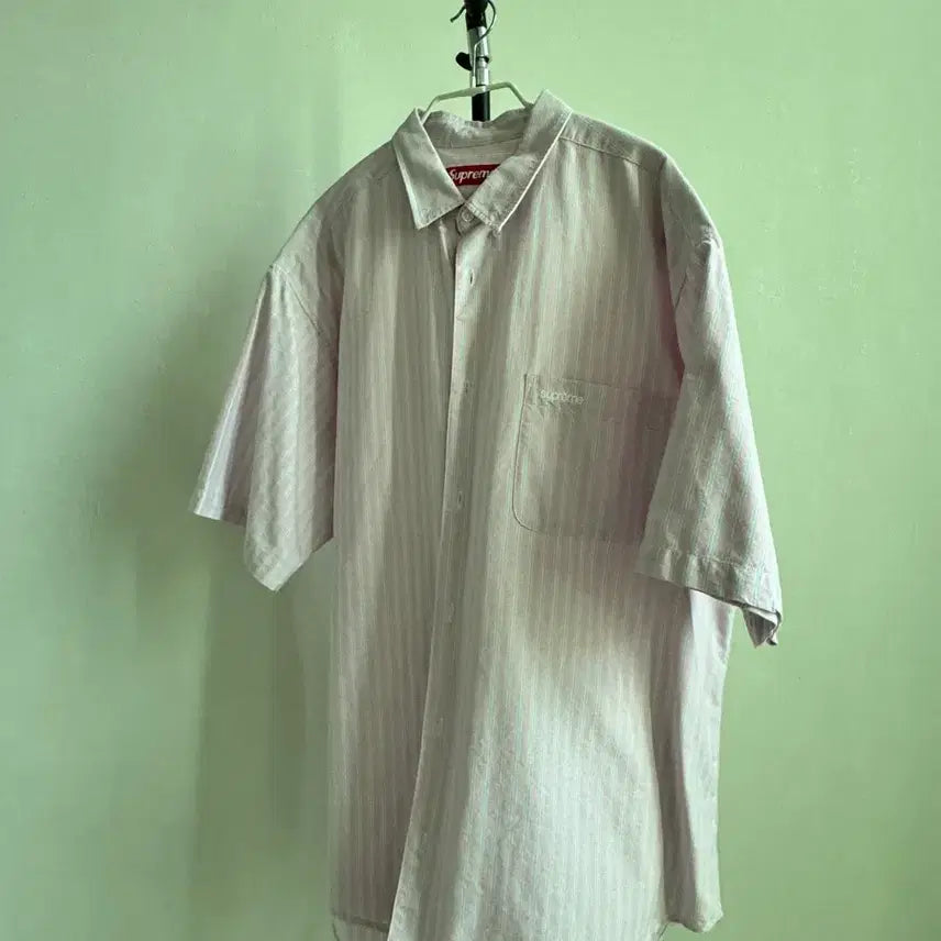 [BUNJANG] Supreme Striped Short Sleeve Shirt Pink XL / 슈프림 스트라이프 반팔 셔츠 핑크(XL)