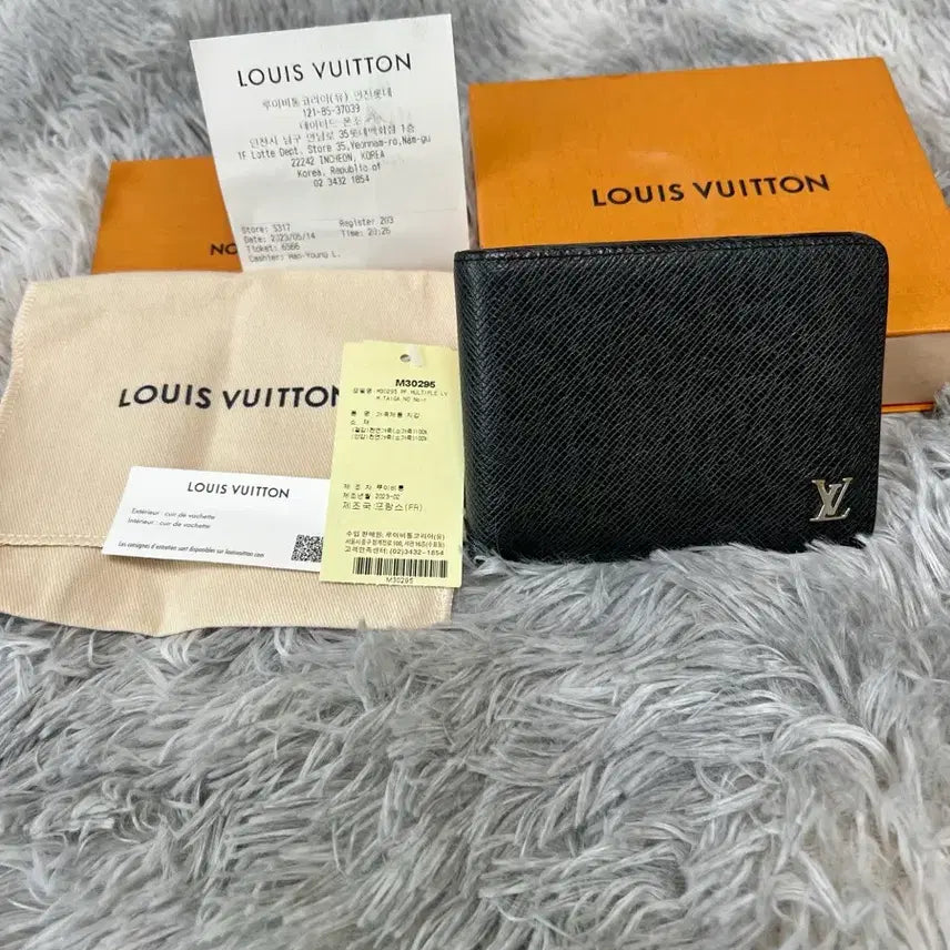 [BUNJANG] Louis Vuitton Taiga Leather Bifold Wallet Black / 루이비통 타이가 반지갑