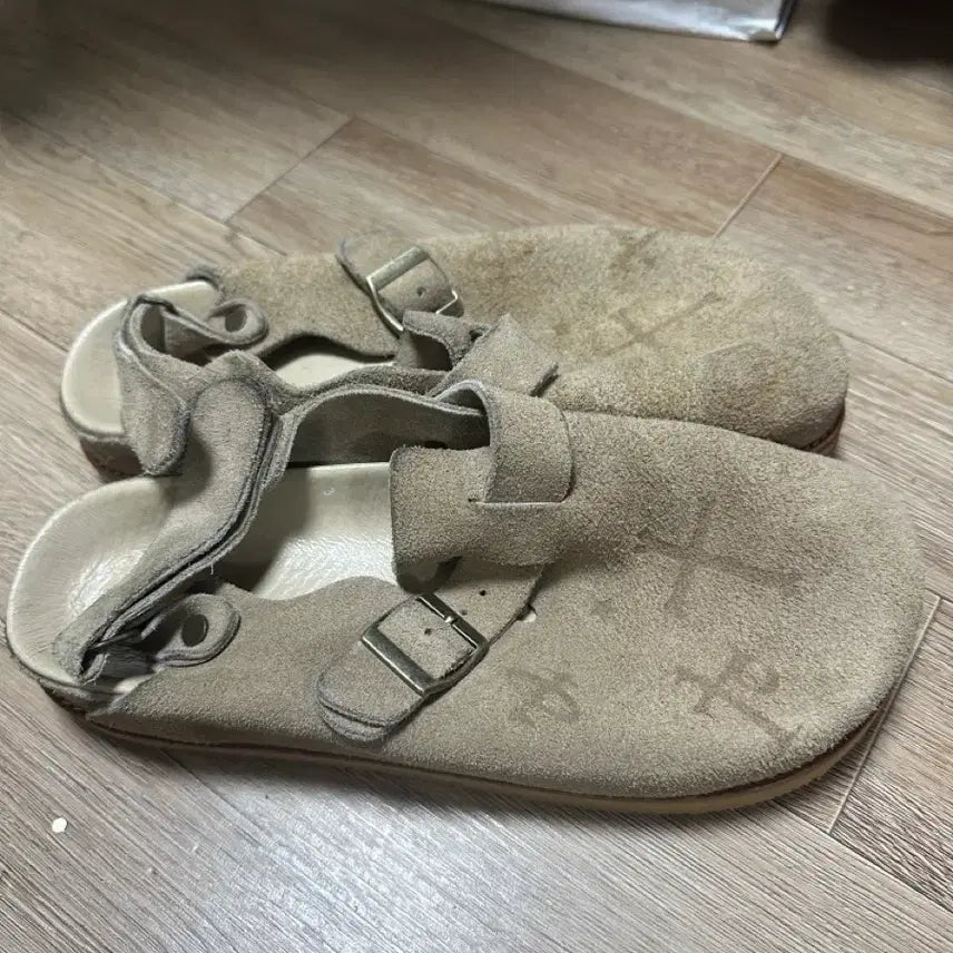 [BUNJANG] Polytelung Symbolic Slider Shoes Beige / 폴리테루 심볼릭 슬라이더 슈즈 베이지 3사