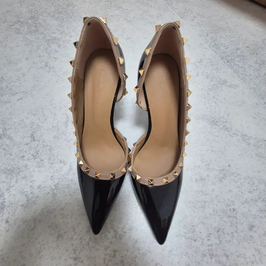 [BUNJANG] Studded Stiletto Pumps - Black / 스터드 킬힐 펌프스 블랙