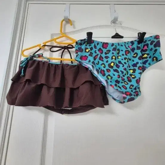 [BUNJANG] Leopard Print Bikini Bottoms with Brown Frill Skirt Swimsuit / 레오파드 무늬 갈색 수영복