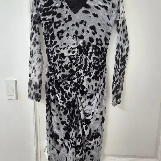 [BUNJANG] Leopard Print Midi Dress / 레오파드 패턴 원피스
