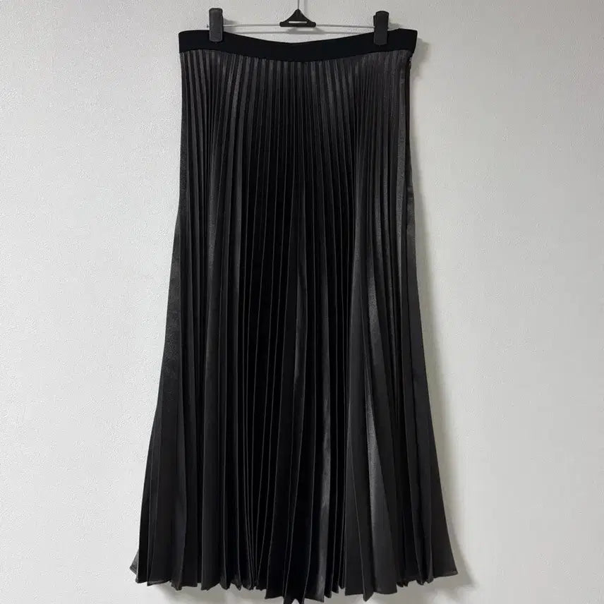 [BUNJANG] The Coups Satin Pleated Long Skirt / 한섬 더쿠플스 새틴 플리츠 롱 스커트