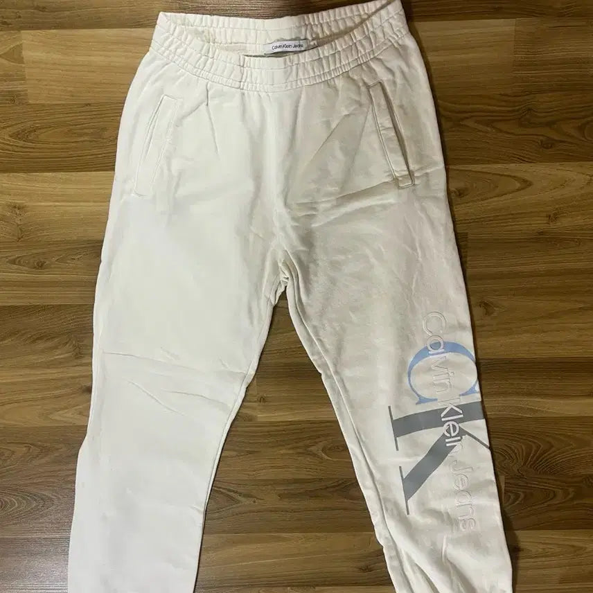 [BUNJANG] Calvin Klein Jeans Ivory Jogger Pants / 캘빈클라인진 아이보리 조거팬츠