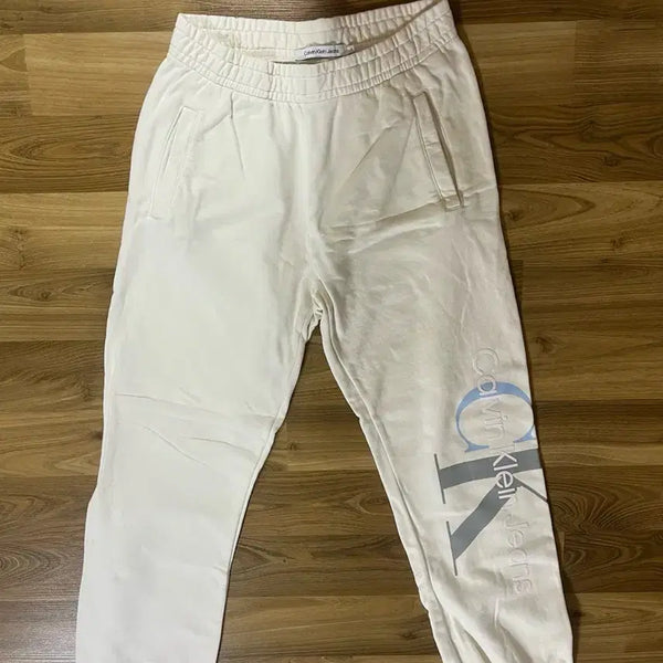 [BUNJANG] Calvin Klein Jeans Ivory Jogger Pants / 캘빈클라인진 아이보리 조거팬츠