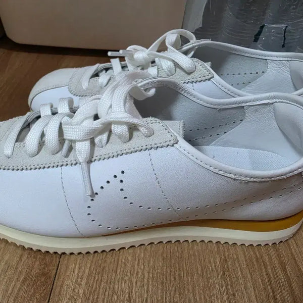[BUNJANG] Nike Cortez White Sneakers / 나이키 운동화 팝니다. 새상품.