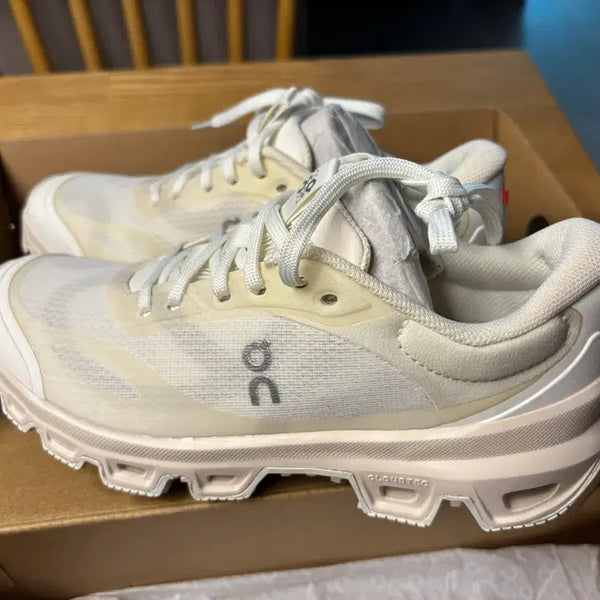 [BUNJANG] Loewe x On Running Cloudventure 2 Sneakers Eggshell / 로에베 x 온 러닝 클라우드벤쳐 2 에그쉘