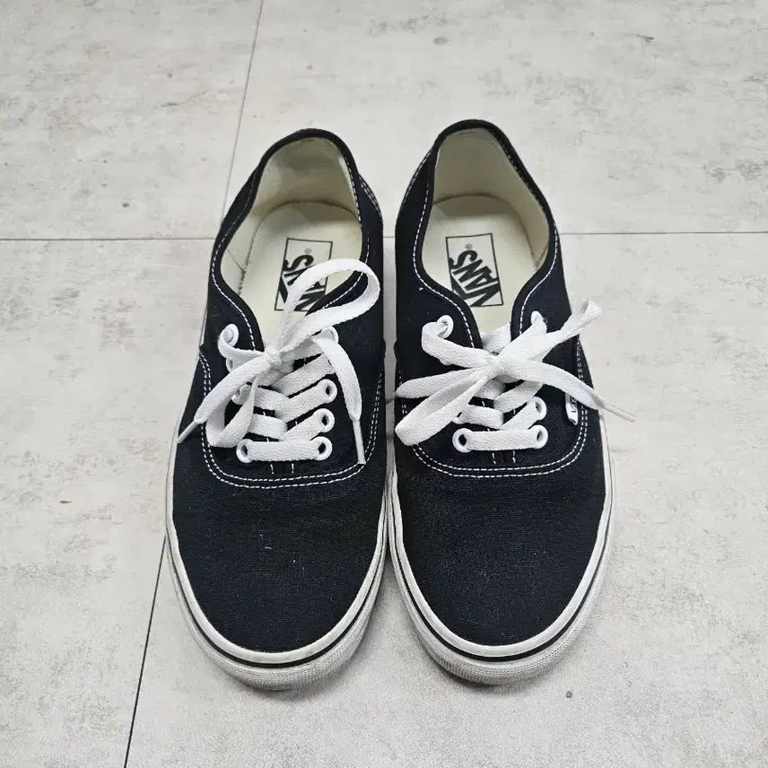 [BUNJANG] Vans Authentic Black Sneakers / 반스 어센틱 블랙 스니커즈