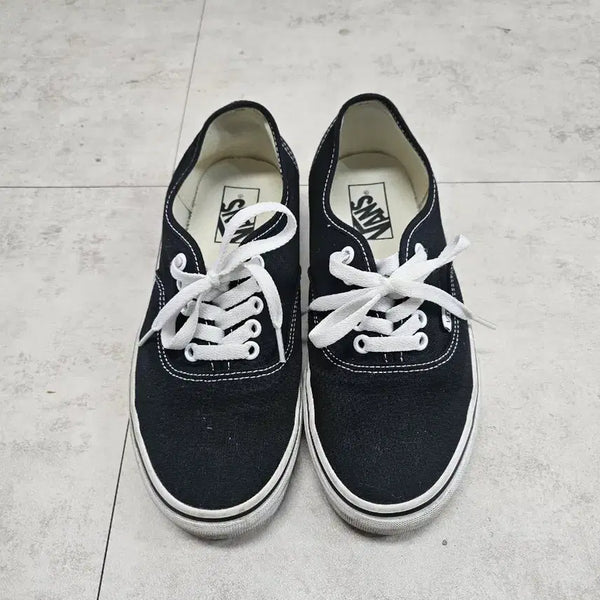 [BUNJANG] Vans Authentic Black Sneakers / 반스 어센틱 블랙 스니커즈