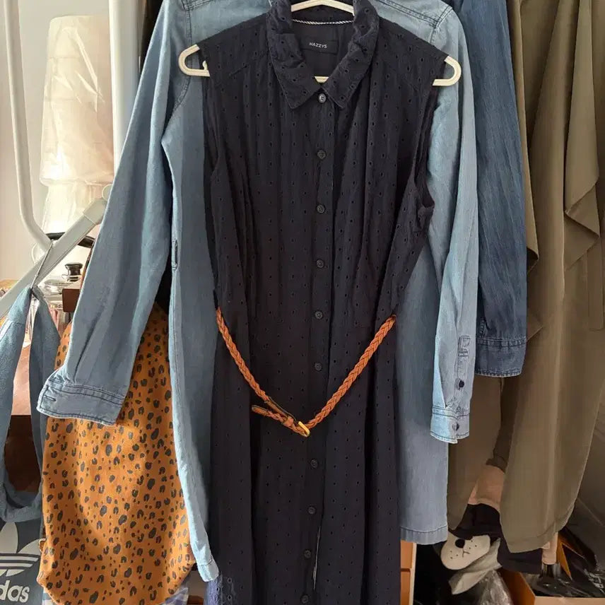 [BUNJANG] Hazzys Navy Embroidered Shirt Dress / Hazzys 헤지스 펀칭 네이비 자수 셔츠 원피스 95