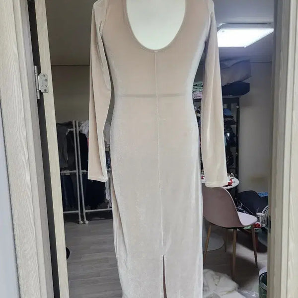 [BUNJANG] Velvet Shoulder Pad Long Dress Beige / 벨벳 어깨패드 롱 원피스 베이지   새상품