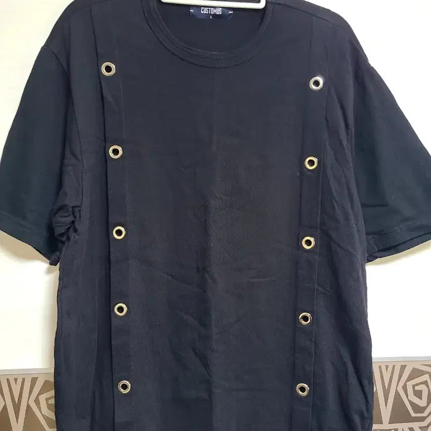 [BUNJANG] Custom Us Black Eyelet Detail Cotton Short Sleeve T-Shirt / 커스텀어스 블랙 아일렛 포인트 반팔 면티