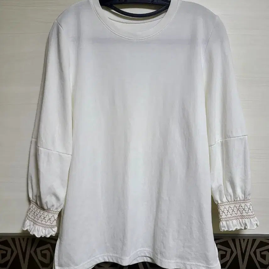 [BUNJANG] Women's Ivory Cotton Blouse & Navy Knit Vest Set / 여성 아이보리 면 블라우스와 네이비 니트조끼 세트