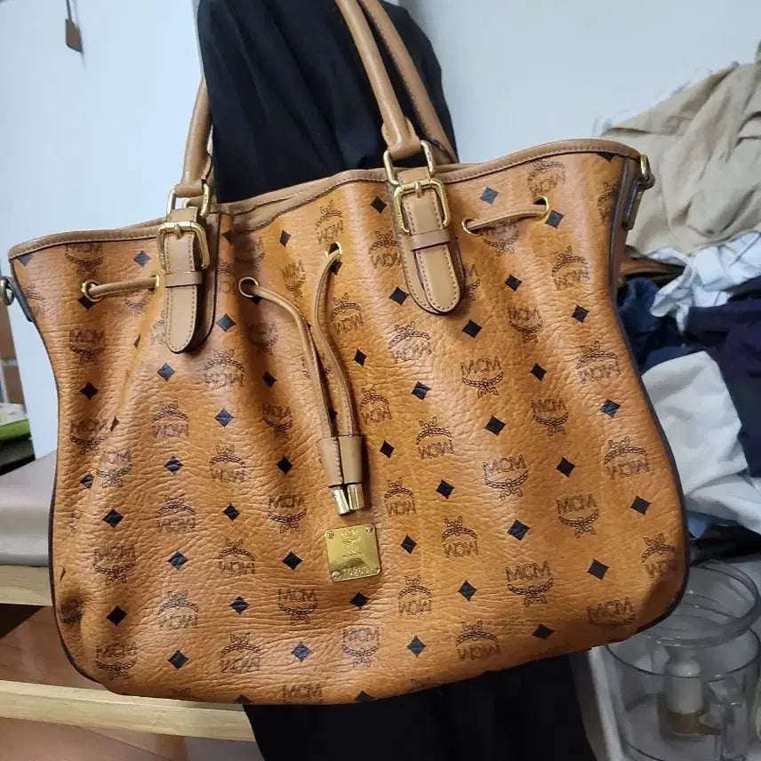 [BUNJANG] MCM Shoulder Bag / 엠씨엠 가방 성주택 있어요