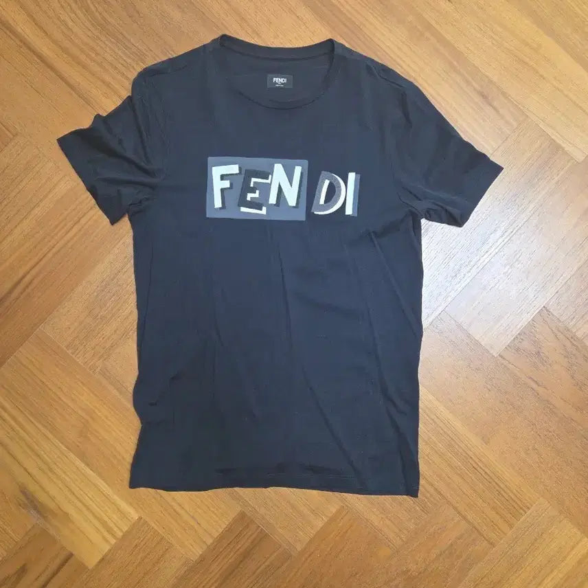 [BUNJANG] Fendi Logo Short Sleeve T-Shirt Black / 펜디 반팔 티셔츠 블랙