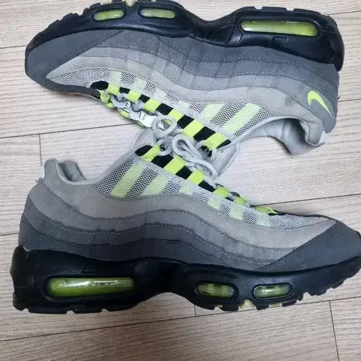 [BUNJANG] Nike Air Max 95 Neon (2015) Men's Running Shoes / 나이키 에어맥스95 네온(2015) 275 운동화 러닝화