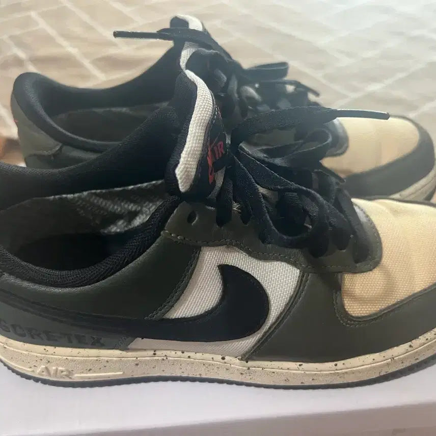 [BUNJANG] Nike Air Force 1 GORE-TEX Escape Sneakers / 나이키 에어포스 1 고어텍스 이스케이프 260