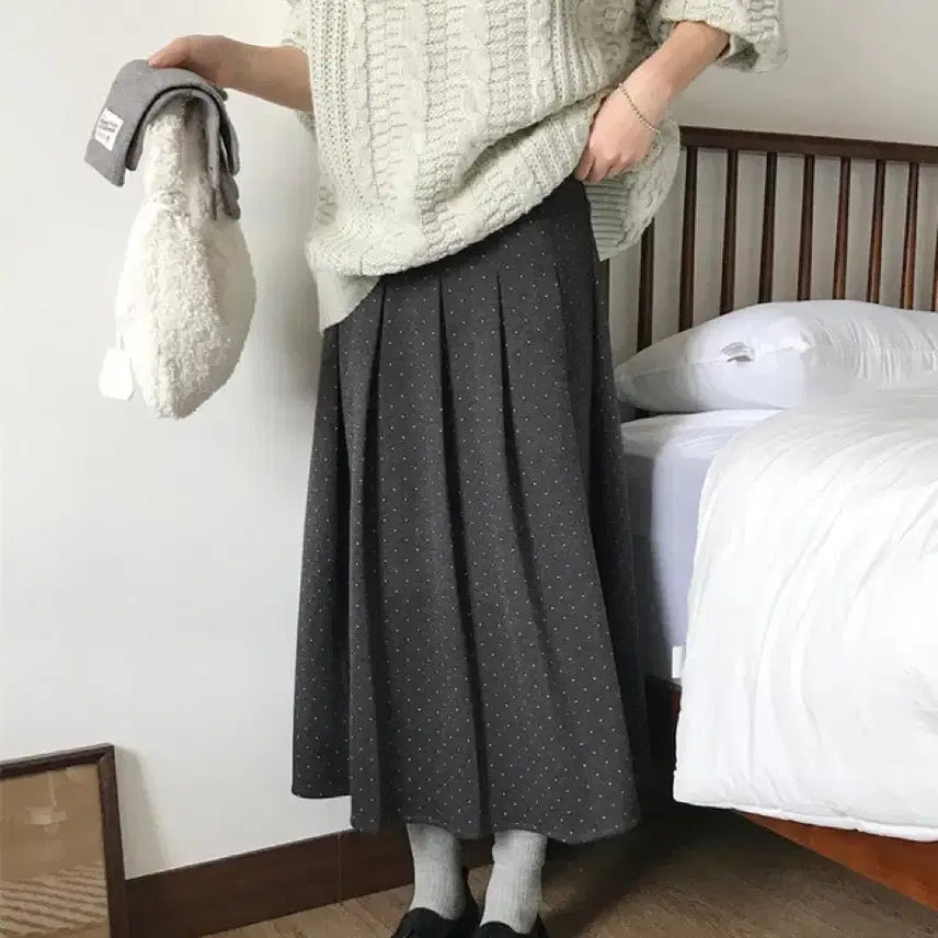 [BUNJANG] Petricore Grow Dot Pleated Long Skirt with Back Banding / 페트리코어 그로우 도트 뒷밴딩 플리츠 롱 스커트