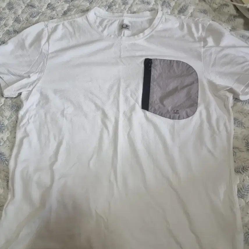 [BUNJANG] CP Company White Pocket Short Sleeve T-Shirt / [CP컴퍼니] 정품 흰셔츠 포켓 반팔 판매함