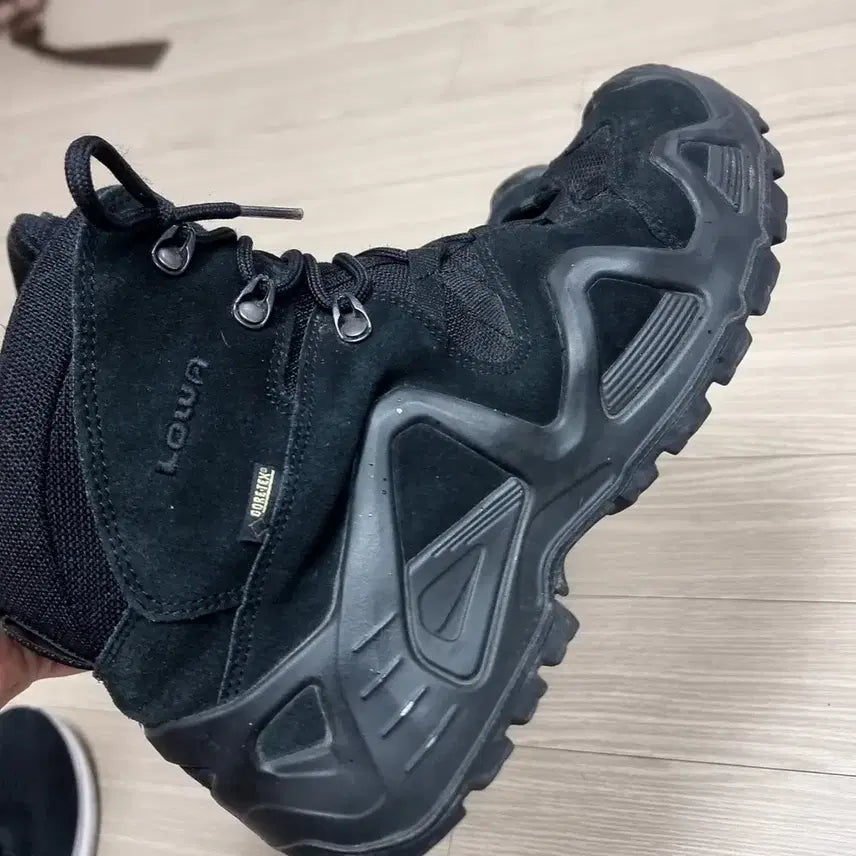 [BUNJANG] Lowa Zephyr GTX Gore-Tex Hiking Boots Black / 로바 제피어 고어텍스 블랙 등산화(274)