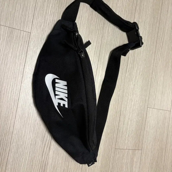 [BUNJANG] Nike Heritage Waist Bag / 나이키 헤리티지 웨이스트백 힙색 블랙