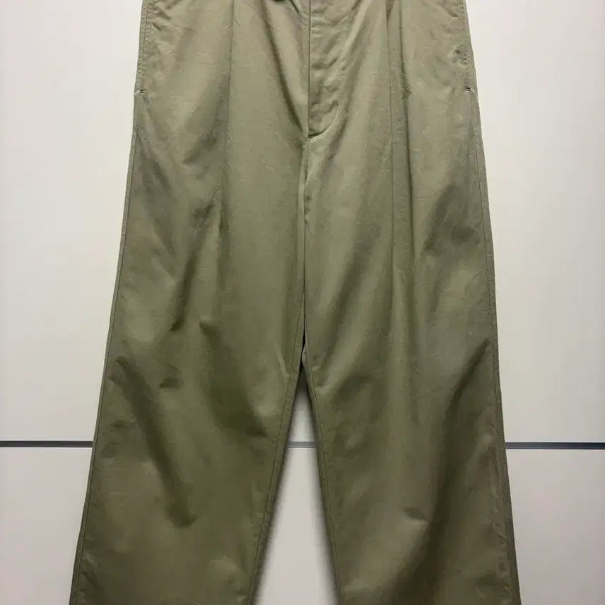 [BUNJANG] Auralee 25ss Washed Finx Chino One-Tuck Pants Light Khaki / 오라리 Auralee 25ss 치노팬츠 Light Khaki. 3size