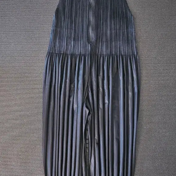 [BUNJANG] Pleats Please Fluffy Jumpsuit Black Size 4 / 새상품 플리츠 플리즈 플러피 점프수트 검정4