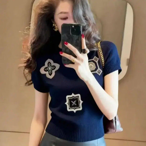 [BUNJANG] Navy Embroidered Short Sleeve Knit Top / 네이비 여성 자수 반팔 니트