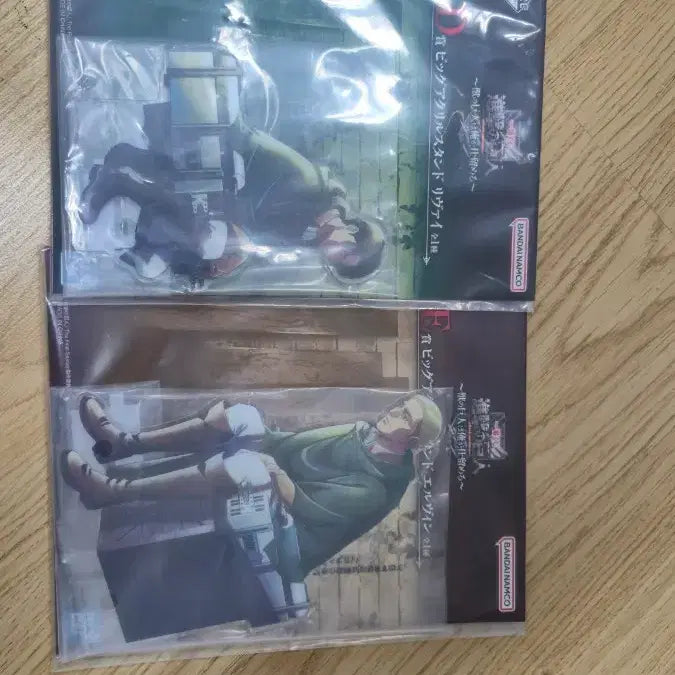 [BUNJANG] Attack on Titan Erwin & Levi Big Acrylic Stand C & D Prize (Sealed) / 진격의 거인 C상 D상 엘빈 리바이 아크릴 스탠드