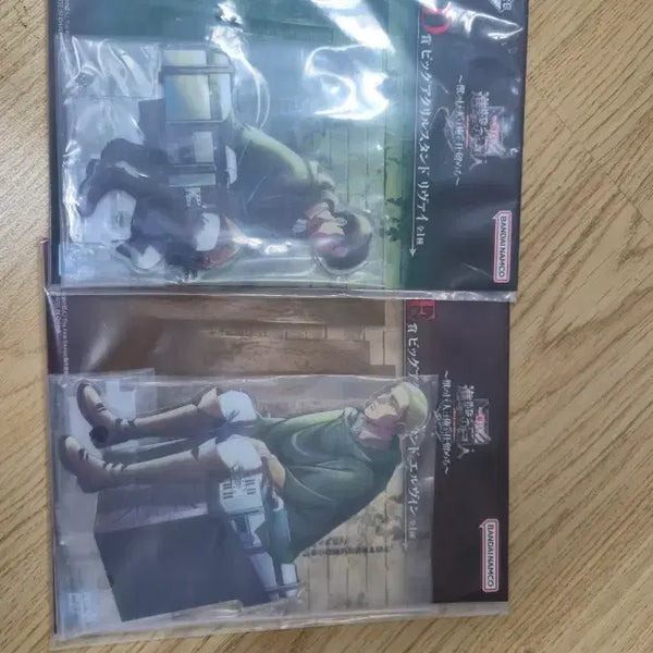 [BUNJANG] Attack on Titan Erwin & Levi Big Acrylic Stand C & D Prize (Sealed) / 진격의 거인 C상 D상 엘빈 리바이 아크릴 스탠드