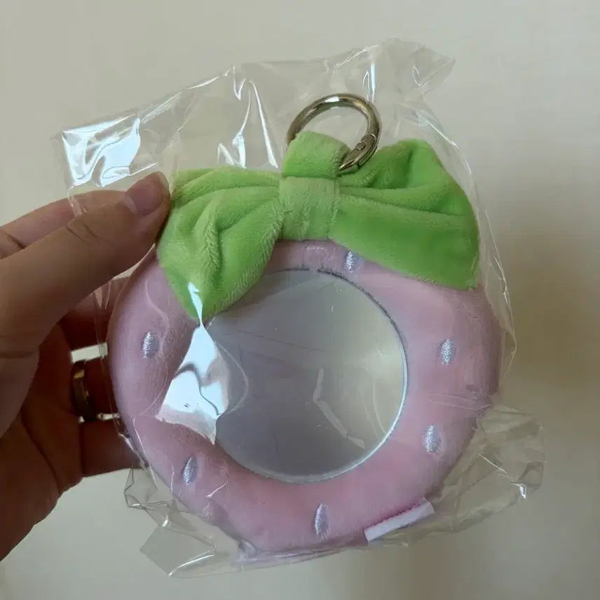 [BUNJANG] Canmake Strawberry Mirror Keyring / 캔메이크 캇제 딸기거울키링 (단품)