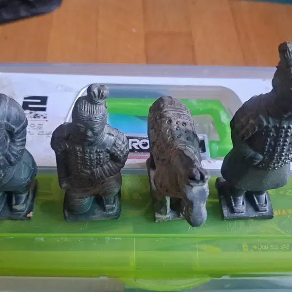 [BUNJANG] Terracotta Qin Shi Huang Soldier Figurines Set of 4 / 테라코타 병마용 장군 피규어 4개 세트