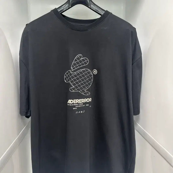 [BUNJANG] Ader Error Black Rabbit Graphic Short Sleeve T-Shirt / 아더에러 블랙 토끼 그래픽 반팔 티셔츠 a3