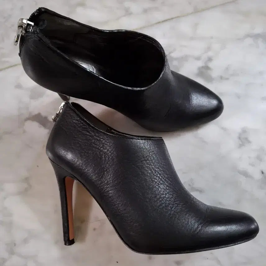 [BUNJANG] Coach Black Leather Ankle Boots (Size 225) / 코치 블랙 가죽 앵클 부츠(225)