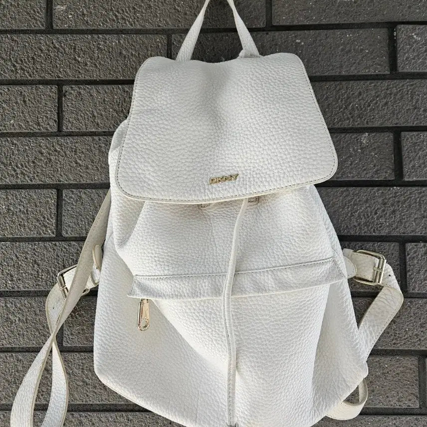 [BUNJANG] DKNY Women's Pebble Leather Backpack - White / (가격인하)DKNY 여성 백팩 화이트